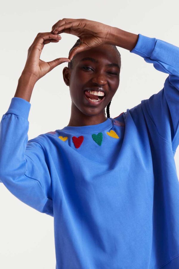 Heart neck sweatshirt